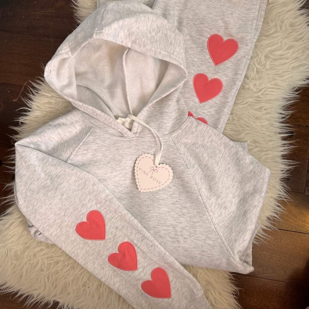 2-piece hoodie SET w/ sweatpant - light gray with pink hearts 💕 NEW NWT Size Med